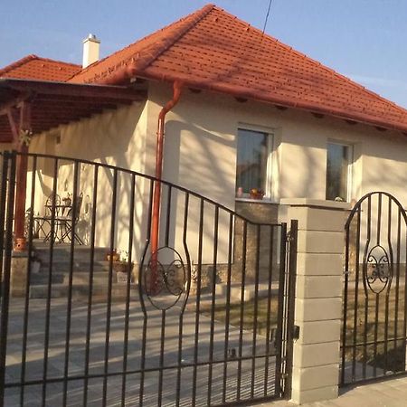 Ferienwohnung Molni Balatonfůzfő Exterior foto