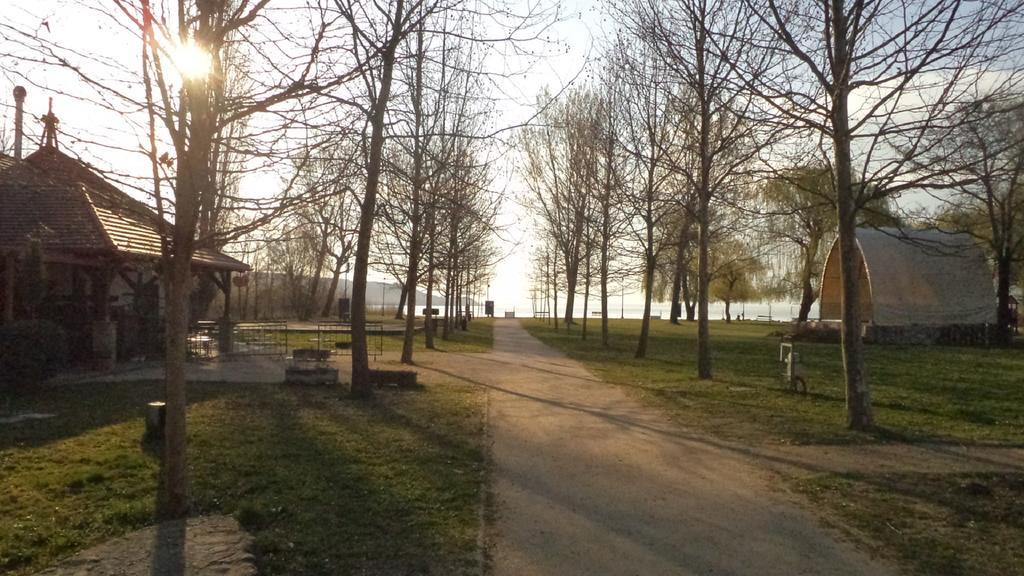 Ferienwohnung Molni Balatonfůzfő Exterior foto